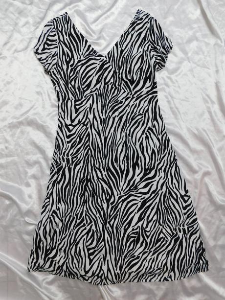 Kvalitne letne šaty, 38