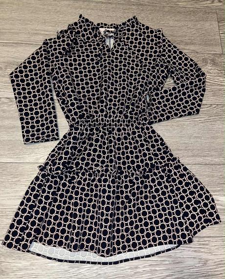 Dievčenské šaty, 134