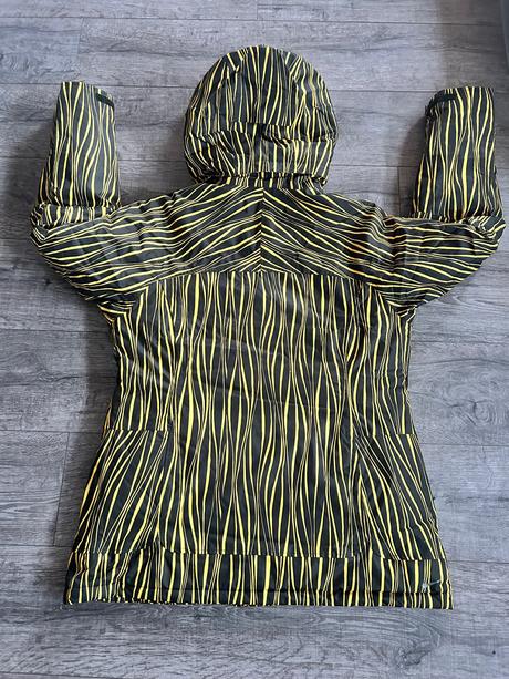 Kvalitna funkcna zimna bunda zn. nike, nike,l / xl