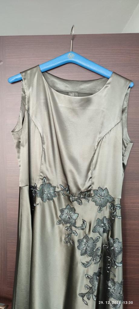 Spoločenské šaty, l