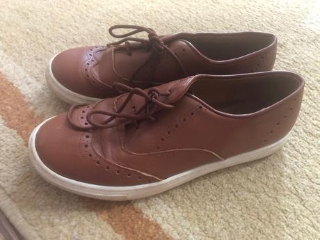 Kožené mokasiny, 33