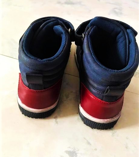 Sneakersy na suché zipsy, 31