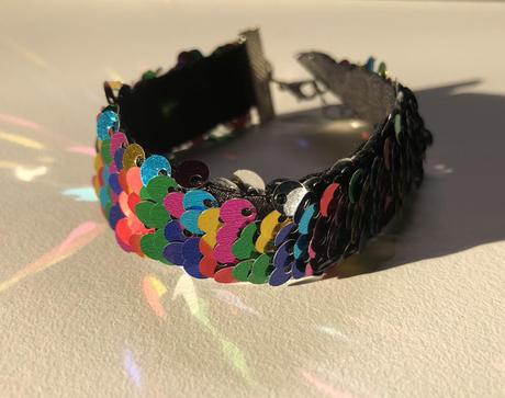 Naramok s obojstrannymi flitrami, 