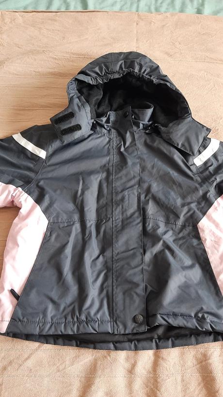 Zimna bunda s kapucnou, alive,116
