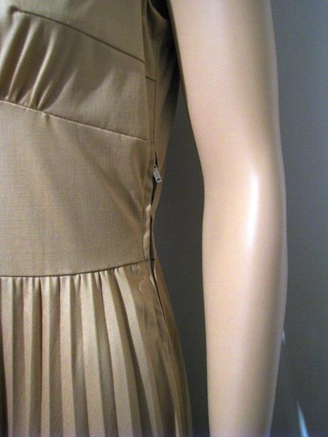 Plisované vintage šaty, m