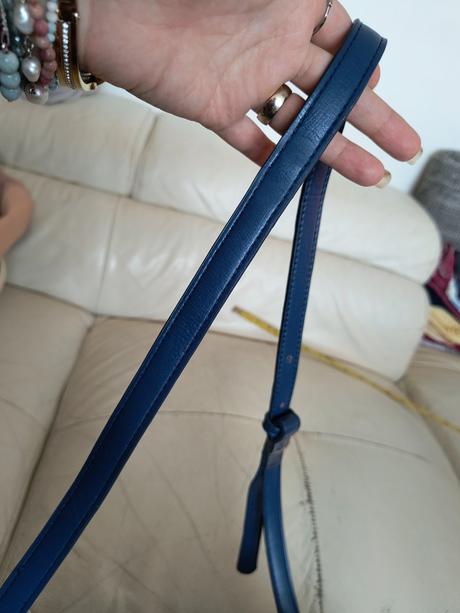 Modrá koženkovaá kabelka,