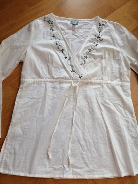 Biela bluzka s vysivkou, 40