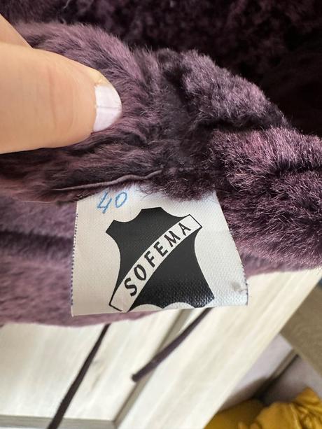 Kožušinová vesta, 40