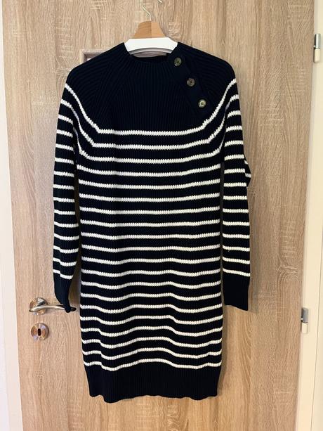 Prúžkované pletené šaty s gombíkovým detailom, tchibo,38