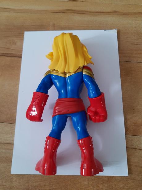 Postavičky hulk a super woman, 