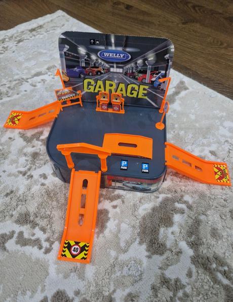 Mala parkovacia garáž, 