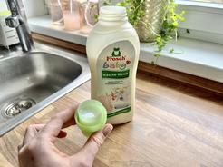 Frosch Baby Hypoalergénne plákadlo na dojčenskú a detskú bielizeň (EKO, 750 ml)