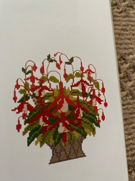 Krásna kniha výšiviek aj s predlohami, 