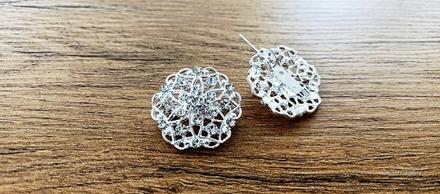 Brošňa ozdobná strieborná - vzor v, 