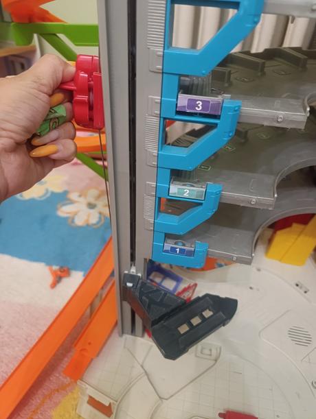 Hotwheels autogaraz/draha,
