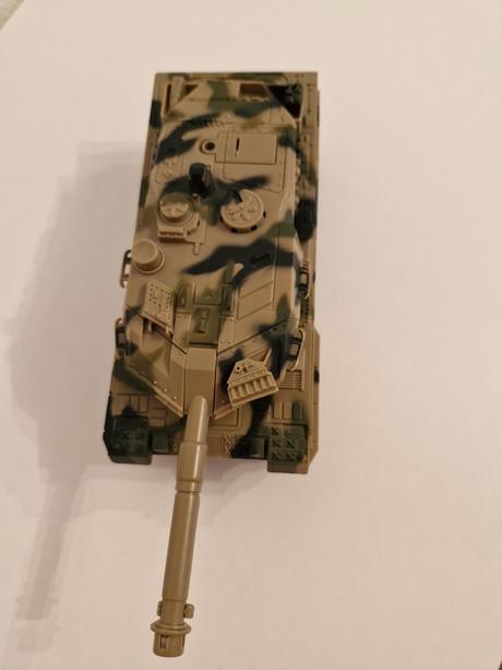 Tank so zvukom a svetlom, 