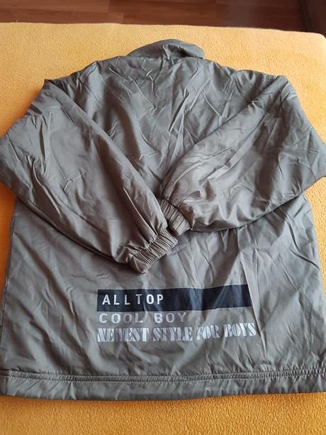 Prechodná bunda obojstranná č.134/140, 134