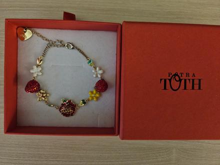 Petra toth naramok jahody zo senohradu, petra toth