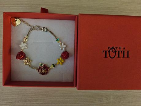 Petra toth naramok jahody zo senohradu, petra toth