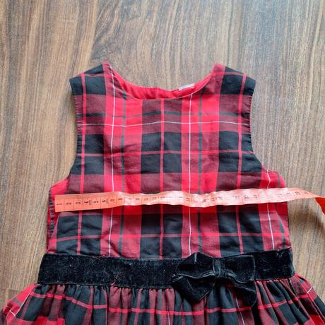 Dievčenské šaty 4-5 r., 110