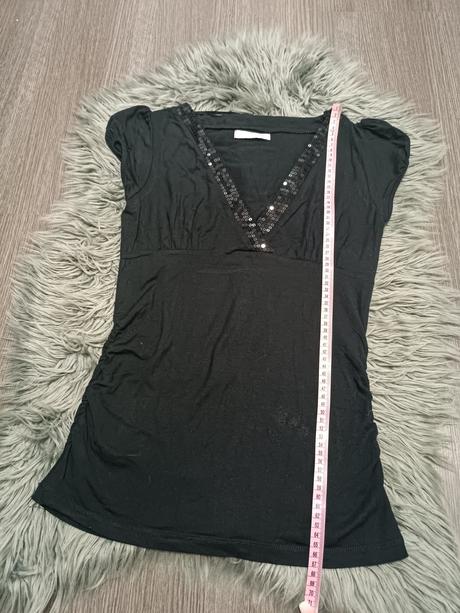 Tričko s výstrihom veľ. m, m