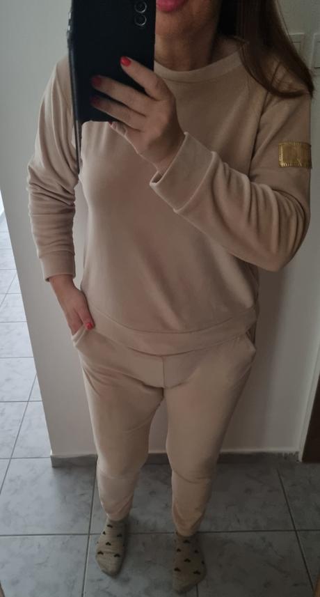 Velúrova súprava, m