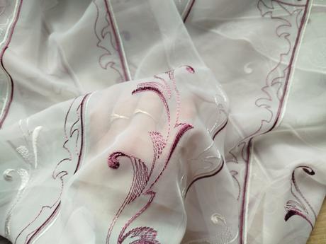 2x vyšívaná záclona, 