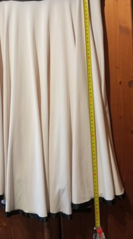 Šaty na príležitosť, s