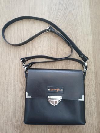 Ammyla kabelka, ammyla