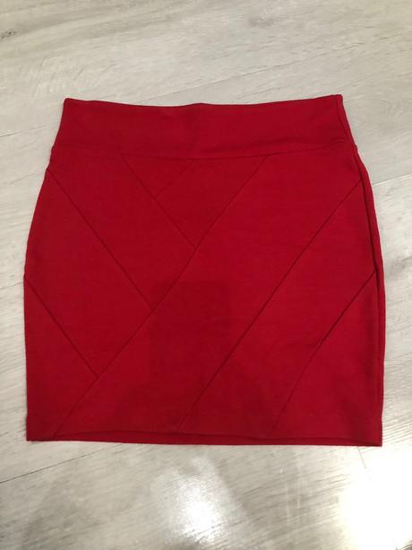 Strečová sukňa, stradivarius,s