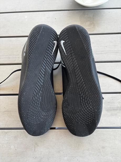 Minimálne nosene halovky, salovky, nike,40