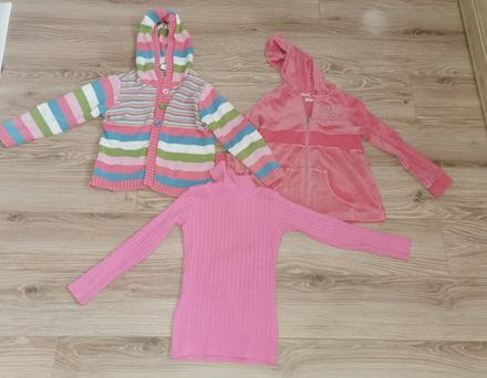 Mikiny a svetrik, 110