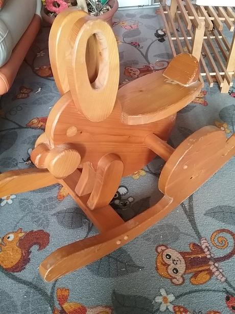 Drevený, hojdací zajac, 