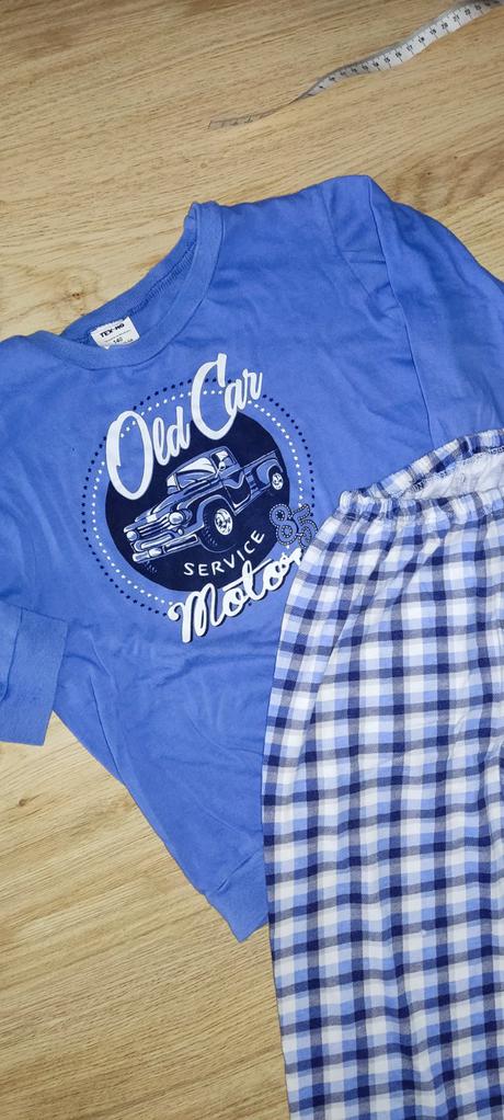 Pyžamo pre chlapca, 140