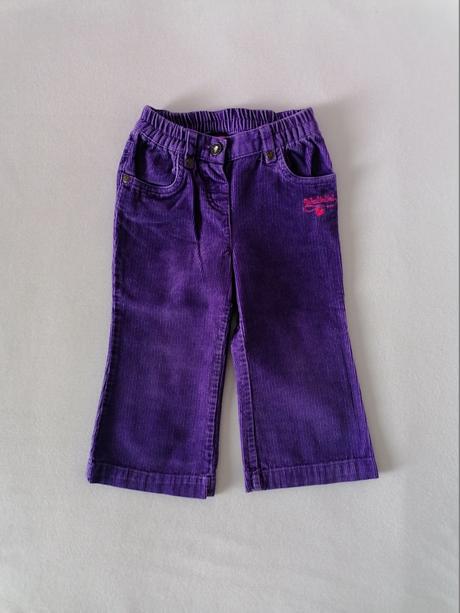 Fialove menčestrove nohavice, 86