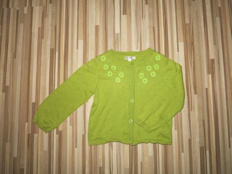 Zelený svetrík s vyšitými kvetinkami, marks & spencer,104