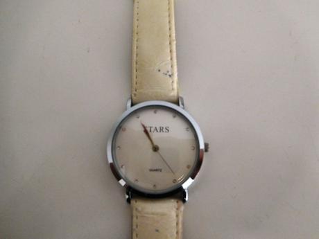 Trendy biele štýlové hodinky stars,