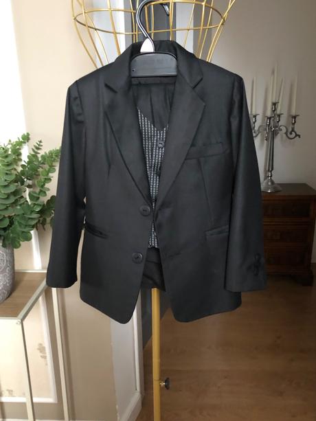 Kvalitný oblek 110, 110