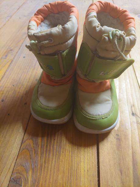 Dievčenské čižmy, 25