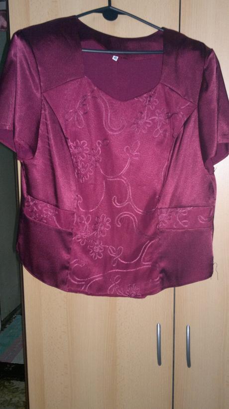 Elegantny komplet sako, sukna, bluzka, 188