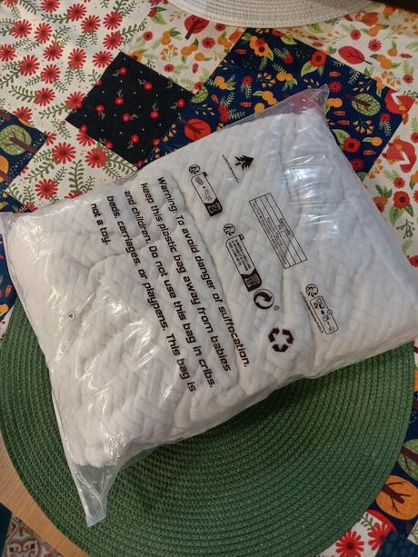 Nové biele návleky na stoličky, 