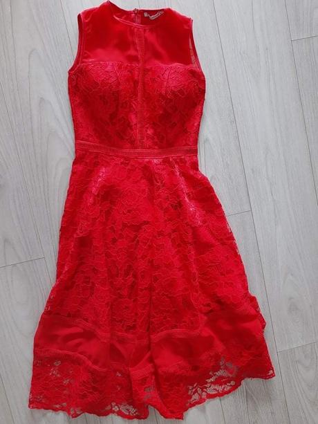 Spolocenske saty, 38