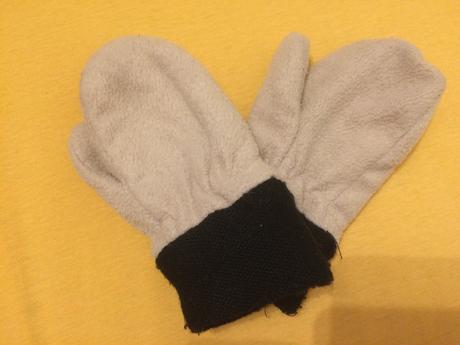 Teple rukavicky, 104