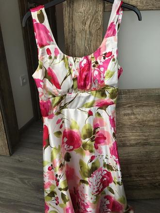 Kvetované šaty, 36