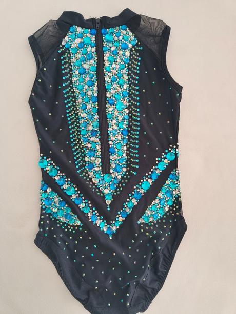 Dres na modrú gymnastiku, 140