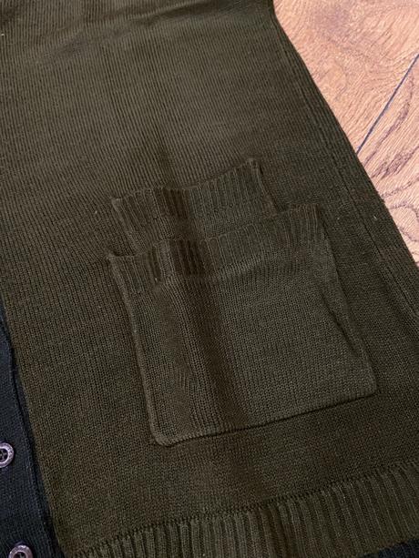 Svetrík s gombíkmi - s, s