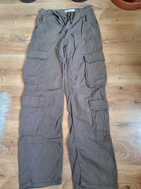 Nohavice, bershka,32