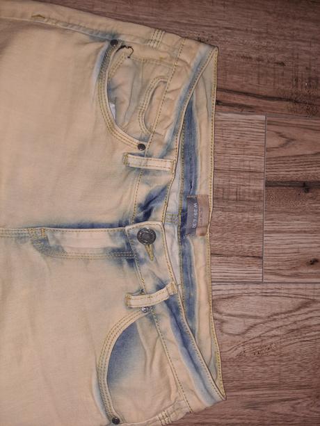 Rifle zaujímavej farby, 32