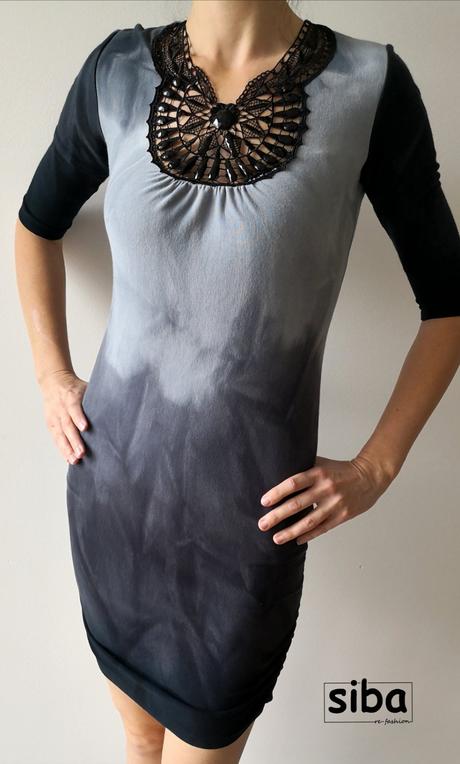 Batikované minišaty alebo predĺžená tunika, s