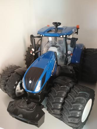 Traktor news holland s duplákmi,